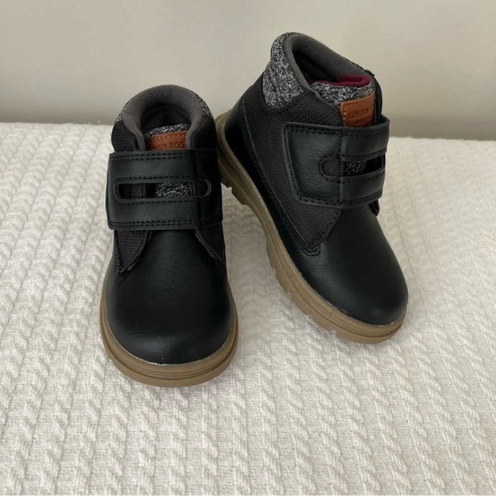 NWOT London Fog Toddler Boys 8 Black Boots Hook & Loop Comfy Cozy Cute Warm